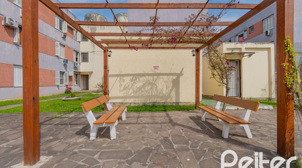 Apartamento à venda com 59m², 2 dormitórios, 1 vaga, no bairro Tristeza em Porto Alegre