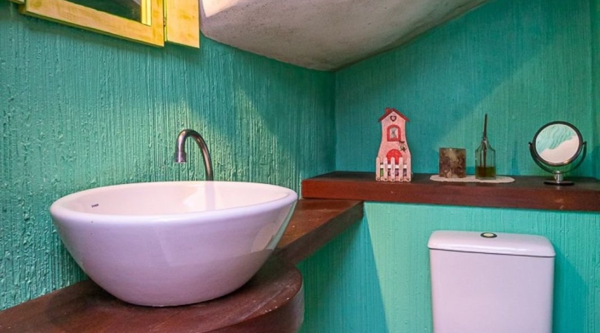 Casa em Condomínio à venda com 239m², 3 dormitórios, 3 suítes, 3 vagas, no bairro Santa Tereza em Porto Alegre