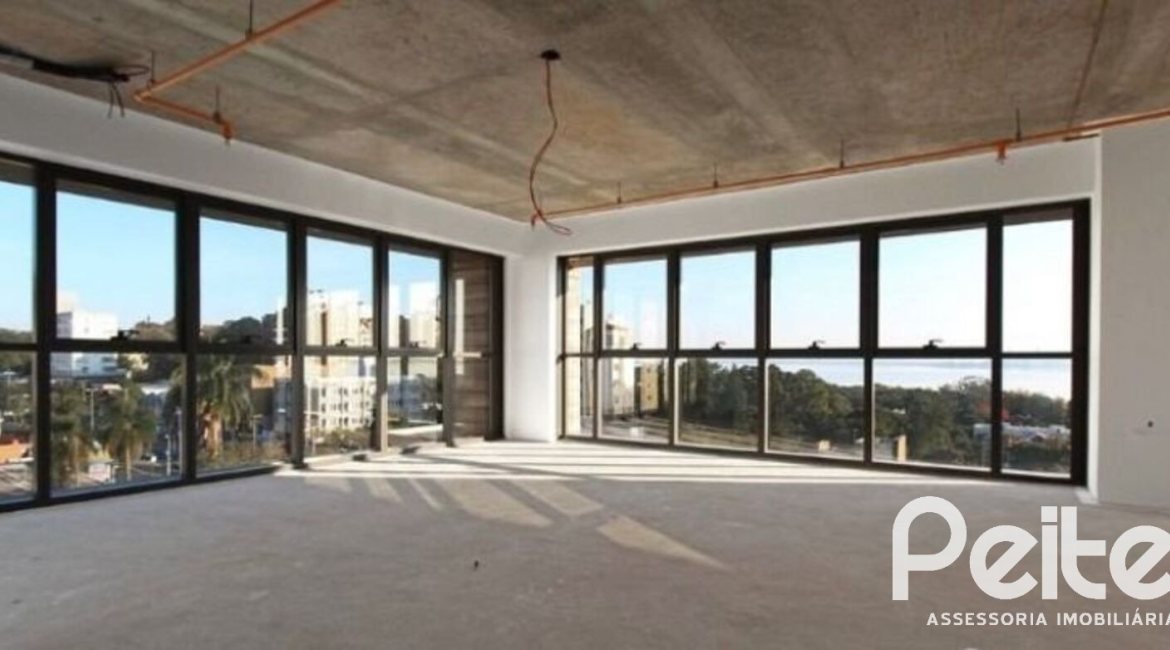 Comercial à venda com 47m², 1 vaga, no bairro Tristeza em Porto Alegre