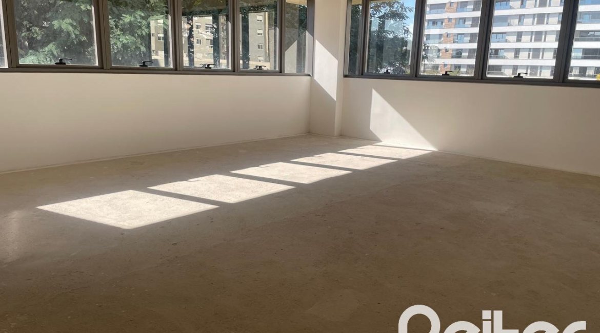 Comercial à venda com 47m², 1 vaga, no bairro Tristeza em Porto Alegre