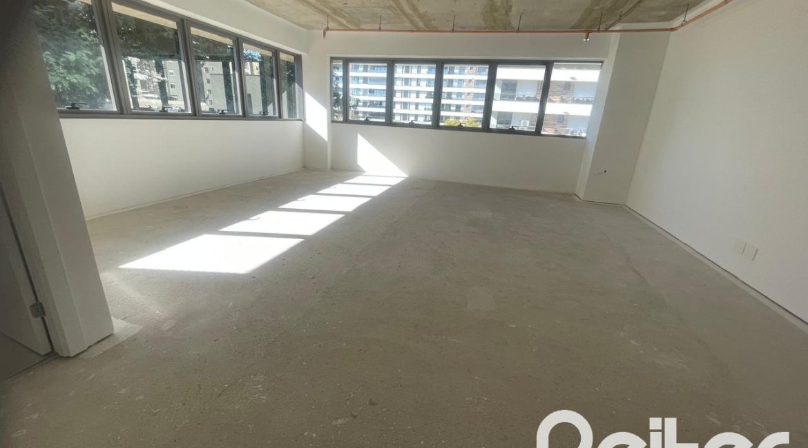 Comercial à venda com 47m², 1 vaga, no bairro Tristeza em Porto Alegre