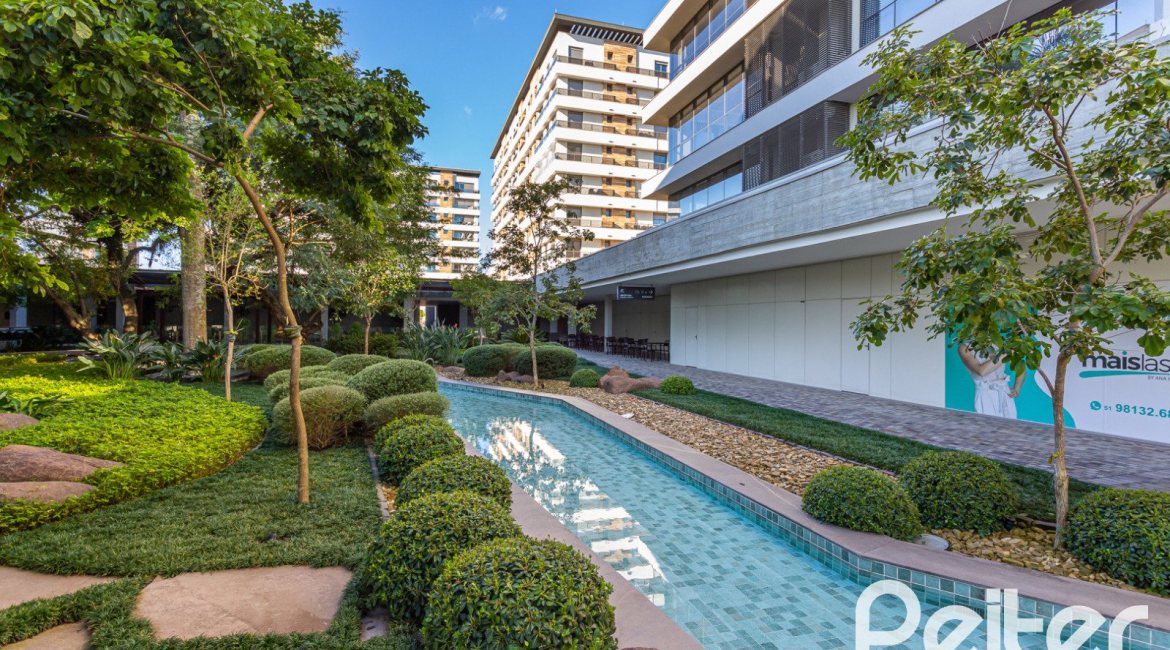 Comercial à venda com 47m², 1 vaga, no bairro Tristeza em Porto Alegre