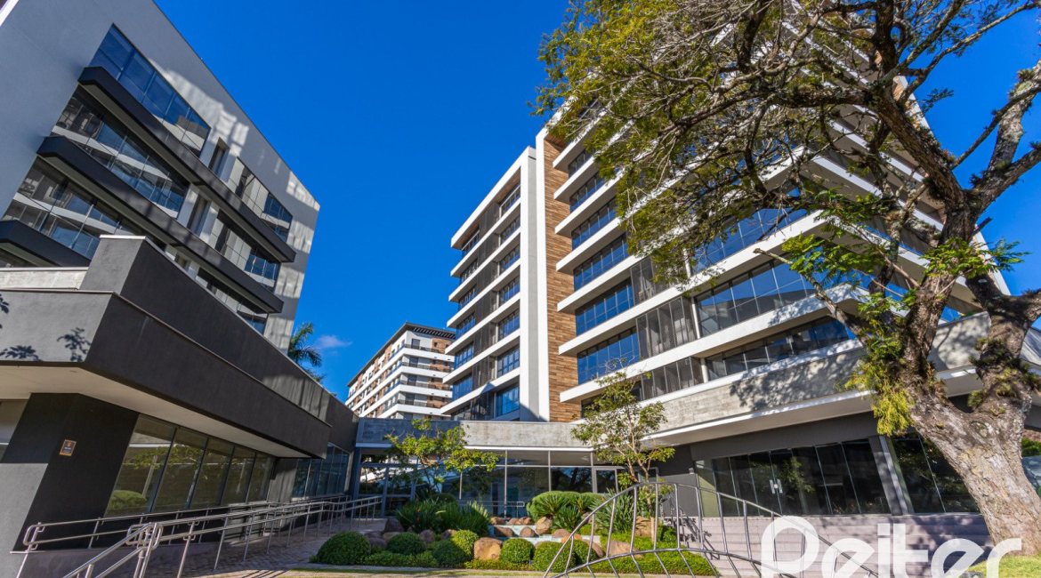 Comercial à venda com 47m², 1 vaga, no bairro Tristeza em Porto Alegre