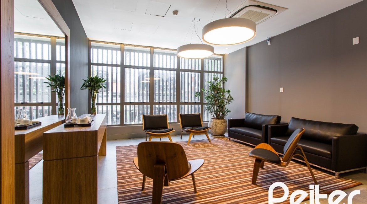 Comercial à venda com 47m², 1 vaga, no bairro Tristeza em Porto Alegre