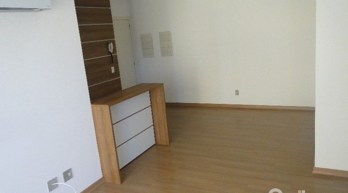 Apartamento à venda com 75m², 3 dormitórios, 1 suíte, 2 vagas, no bairro Tristeza em PORTO ALEGRE