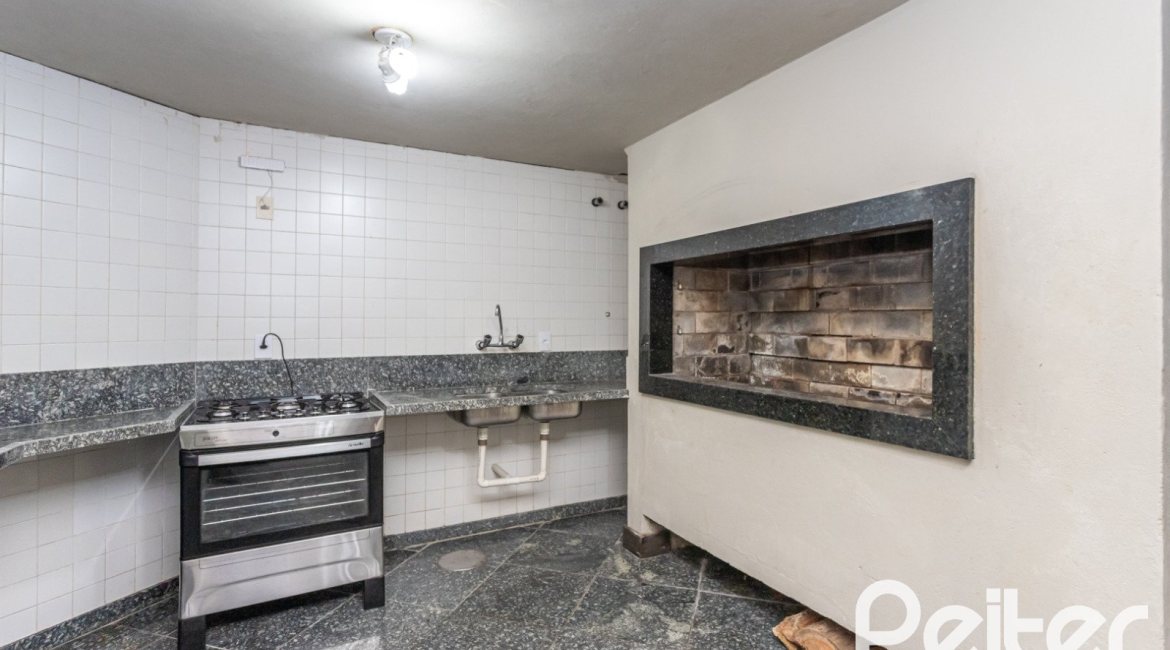 Casa em Condomínio à venda com 196m², 3 dormitórios, 1 suíte, 2 vagas, no bairro Sétimo Céu em PORTO ALEGRE