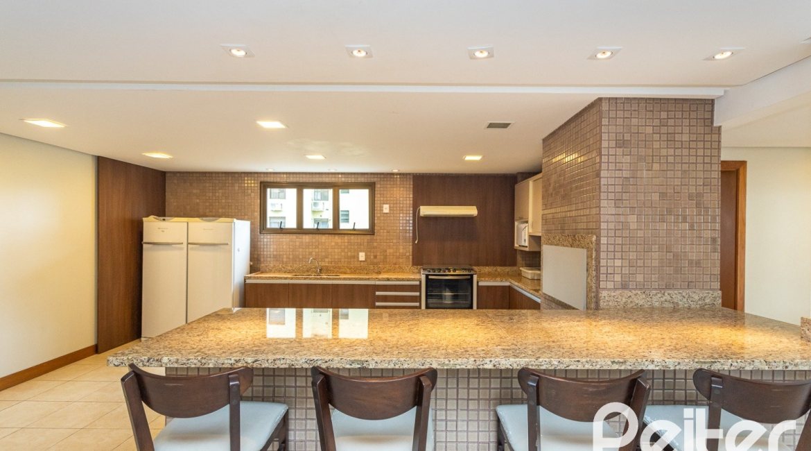 Apartamento à venda com 133m², 3 dormitórios, 1 suíte, 3 vagas, no bairro Tristeza em PORTO ALEGRE