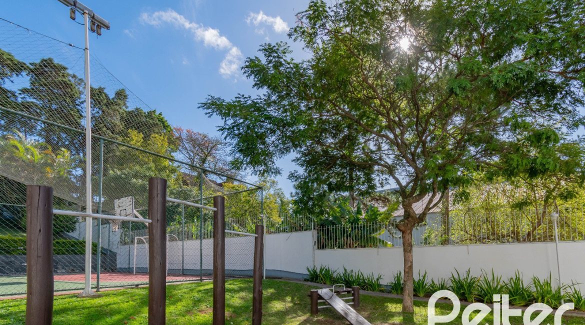 Apartamento à venda com 100m², 3 dormitórios, 1 suíte, 1 vaga, no bairro Cristal em PORTO ALEGRE