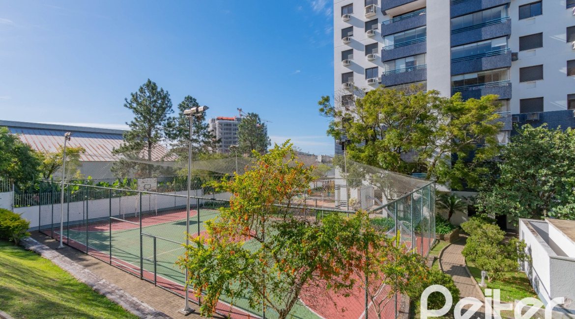 Apartamento à venda com 100m², 3 dormitórios, 1 suíte, 1 vaga, no bairro Cristal em PORTO ALEGRE