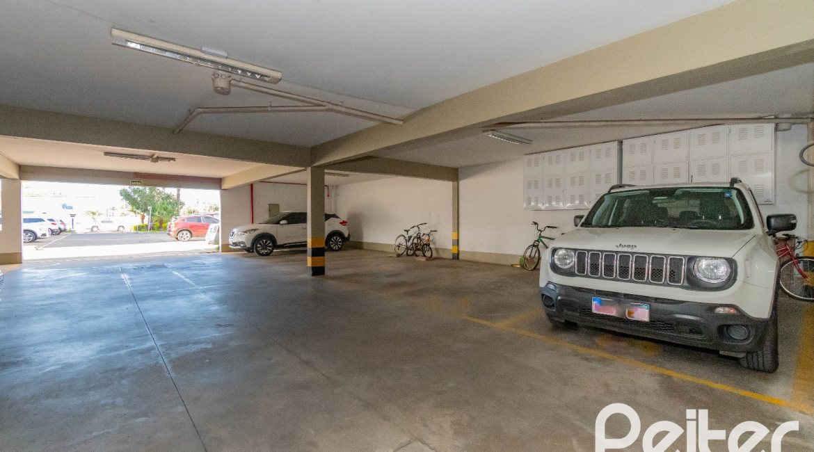 Apartamento à venda com 100m², 3 dormitórios, 1 suíte, 1 vaga, no bairro Cristal em PORTO ALEGRE