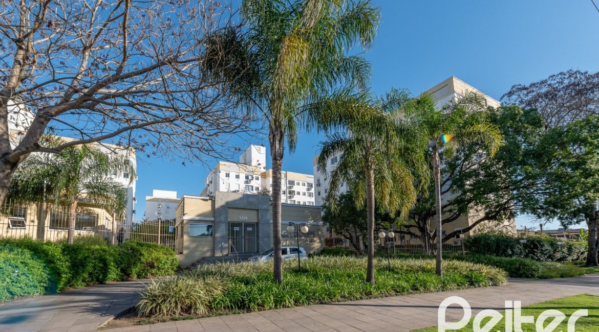 Apartamento à venda com 45m², 2 dormitórios, 1 vaga, no bairro Camaqua em PORTO ALEGRE