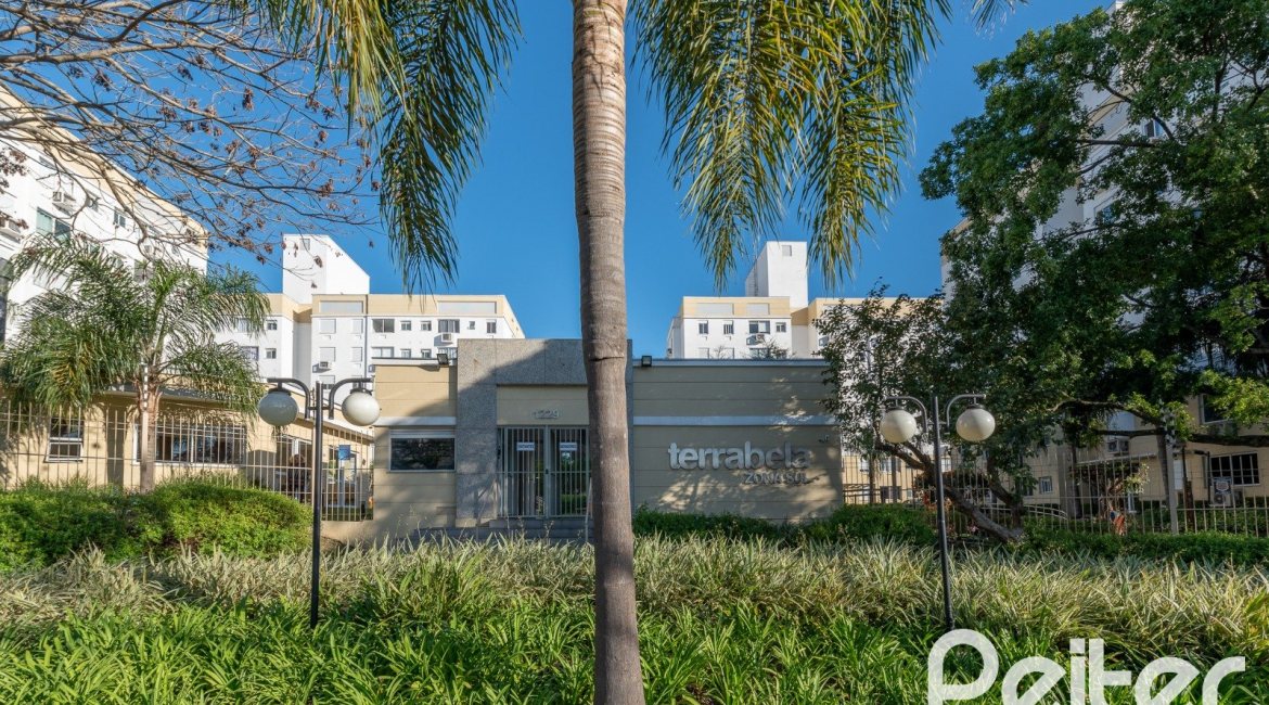 Apartamento à venda com 45m², 2 dormitórios, 1 vaga, no bairro Camaqua em PORTO ALEGRE