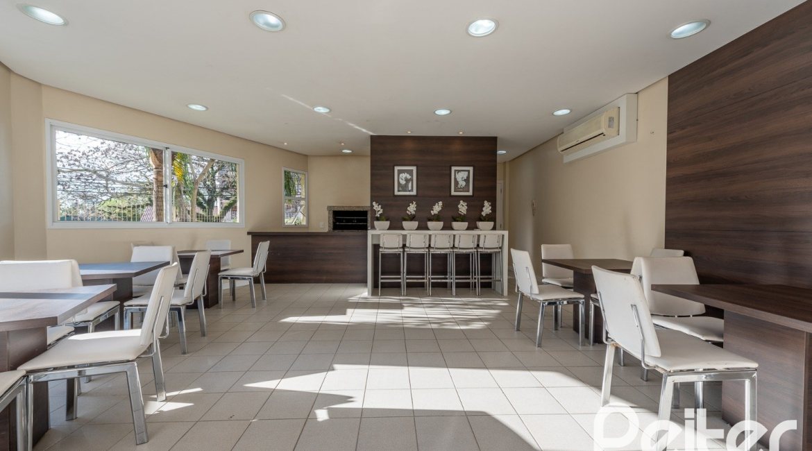 Apartamento à venda com 45m², 2 dormitórios, 1 vaga, no bairro Camaqua em PORTO ALEGRE