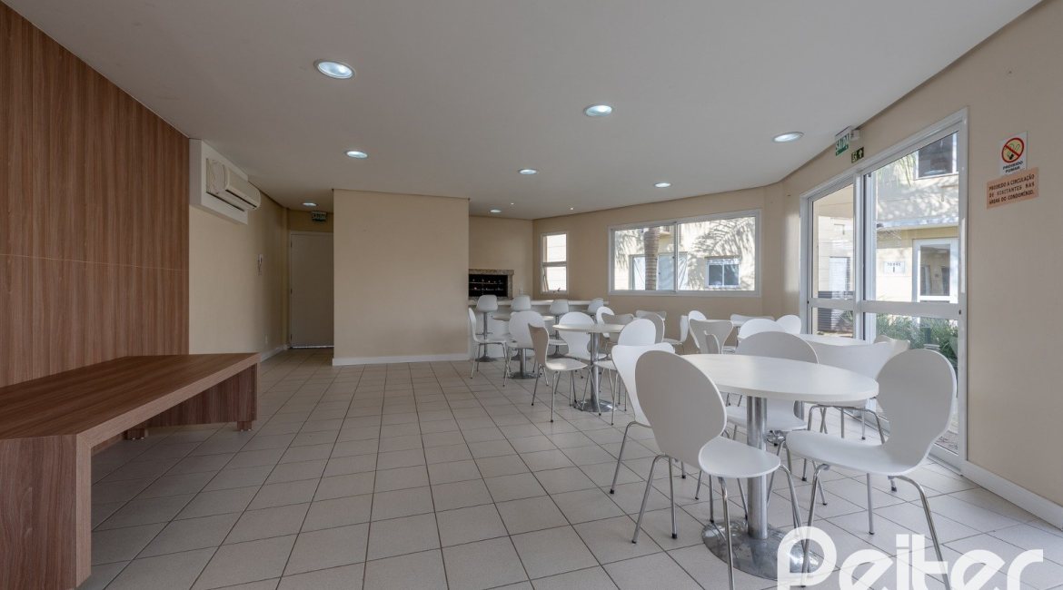 Apartamento à venda com 45m², 2 dormitórios, 1 vaga, no bairro Camaqua em PORTO ALEGRE