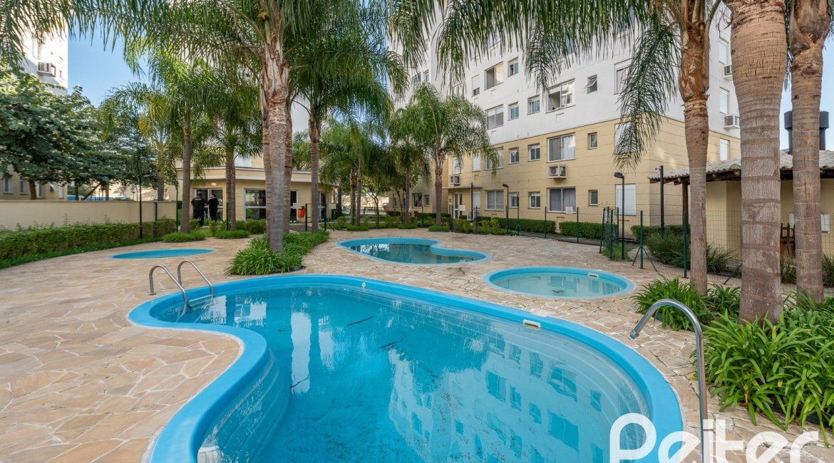 Apartamento à venda com 45m², 2 dormitórios, 1 vaga, no bairro Camaqua em PORTO ALEGRE