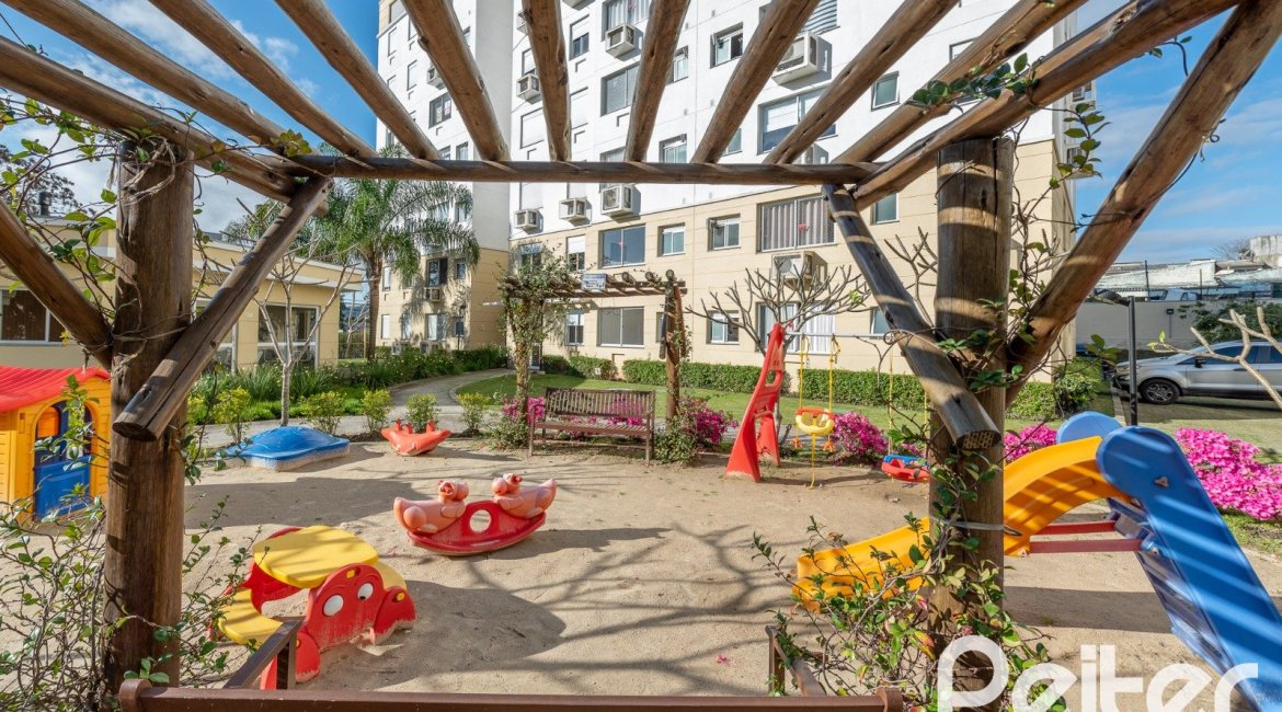 Apartamento à venda com 45m², 2 dormitórios, 1 vaga, no bairro Camaqua em PORTO ALEGRE