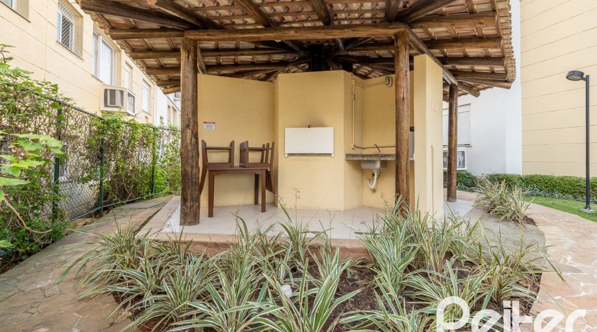 Apartamento à venda com 45m², 2 dormitórios, 1 vaga, no bairro Camaqua em PORTO ALEGRE