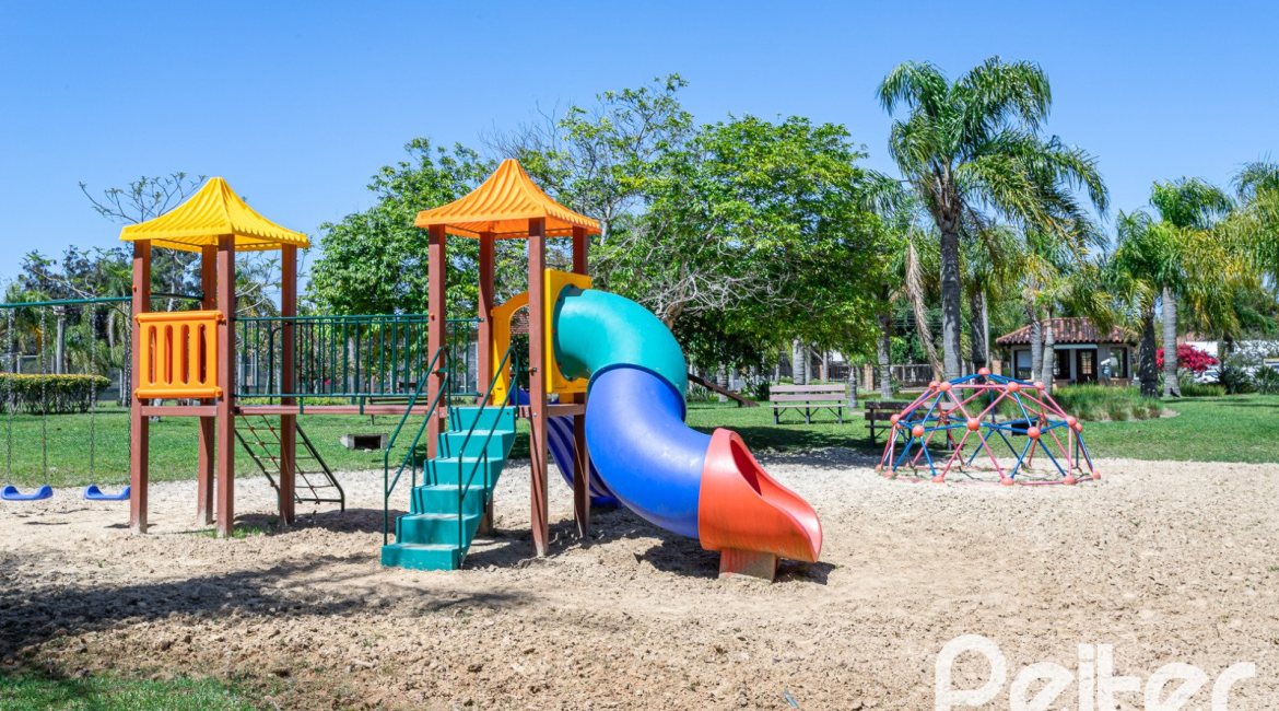 Casa em Condomínio à venda com 294m², 5 dormitórios, 5 suítes, 4 vagas, no bairro Terra Ville em PORTO ALEGRE