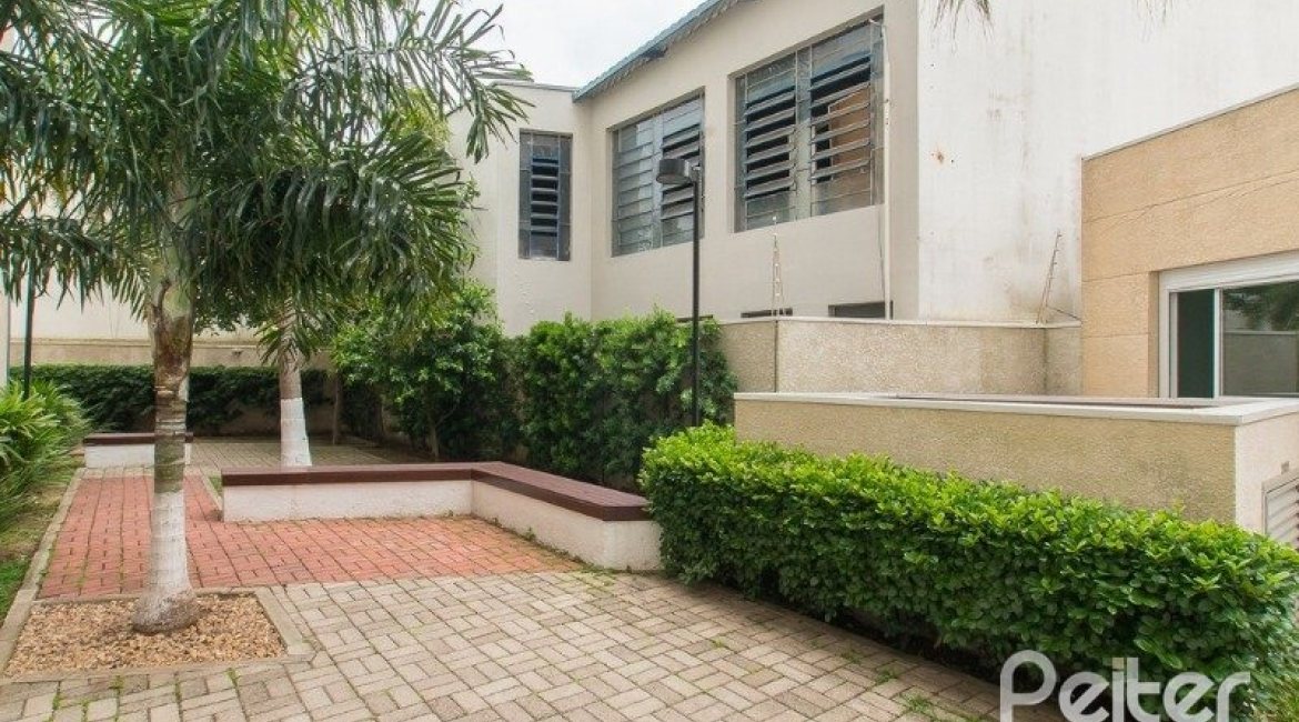 Apartamento à venda com 70m², 3 dormitórios, 1 suíte, 1 vaga, no bairro Cavalhada em PORTO ALEGRE