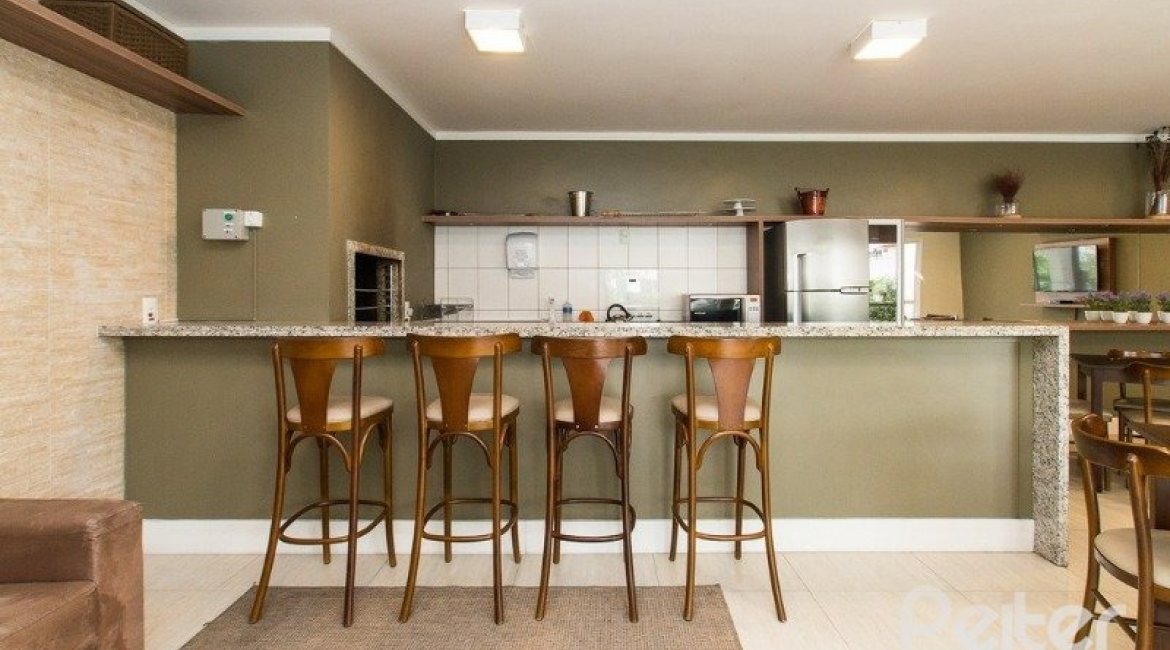 Apartamento à venda com 70m², 3 dormitórios, 1 suíte, 1 vaga, no bairro Cavalhada em PORTO ALEGRE