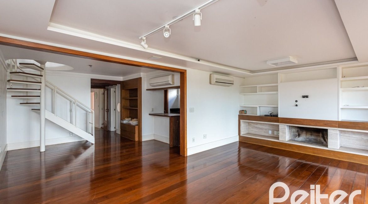 Cobertura à venda com 238m², 3 dormitórios, 1 suíte, 2 vagas, no bairro Cristal em PORTO ALEGRE