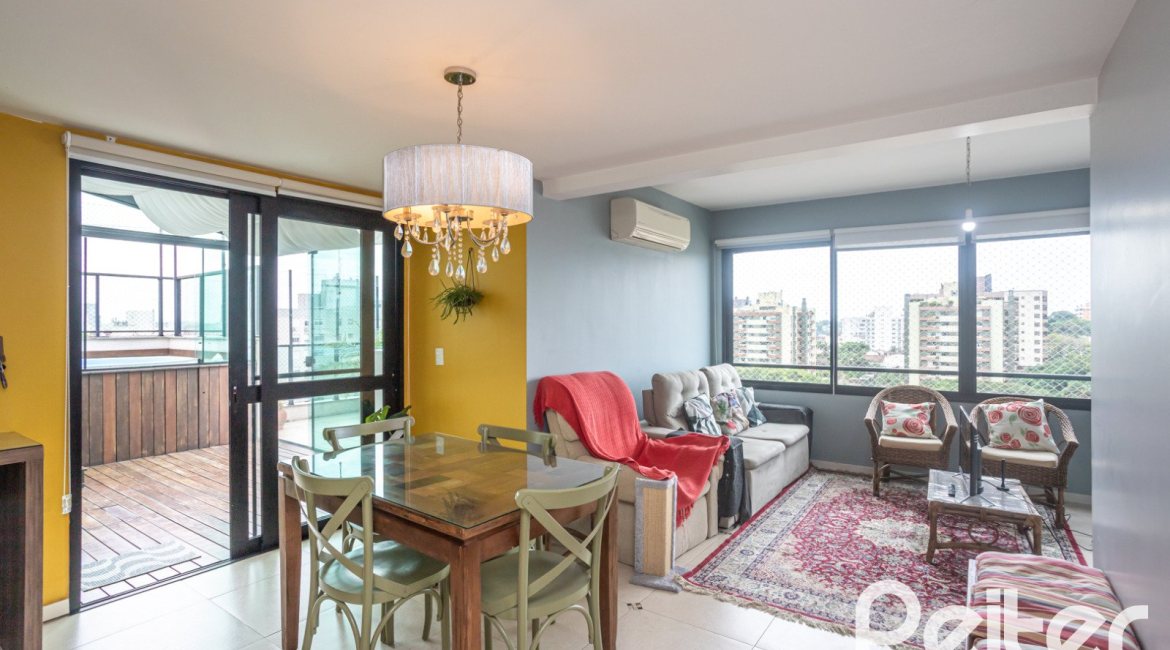 Cobertura à venda com 145m², 3 dormitórios, 1 suíte, 2 vagas, no bairro Tristeza em PORTO ALEGRE