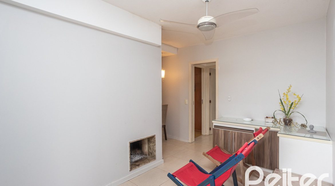 Cobertura à venda com 145m², 3 dormitórios, 1 suíte, 2 vagas, no bairro Tristeza em PORTO ALEGRE