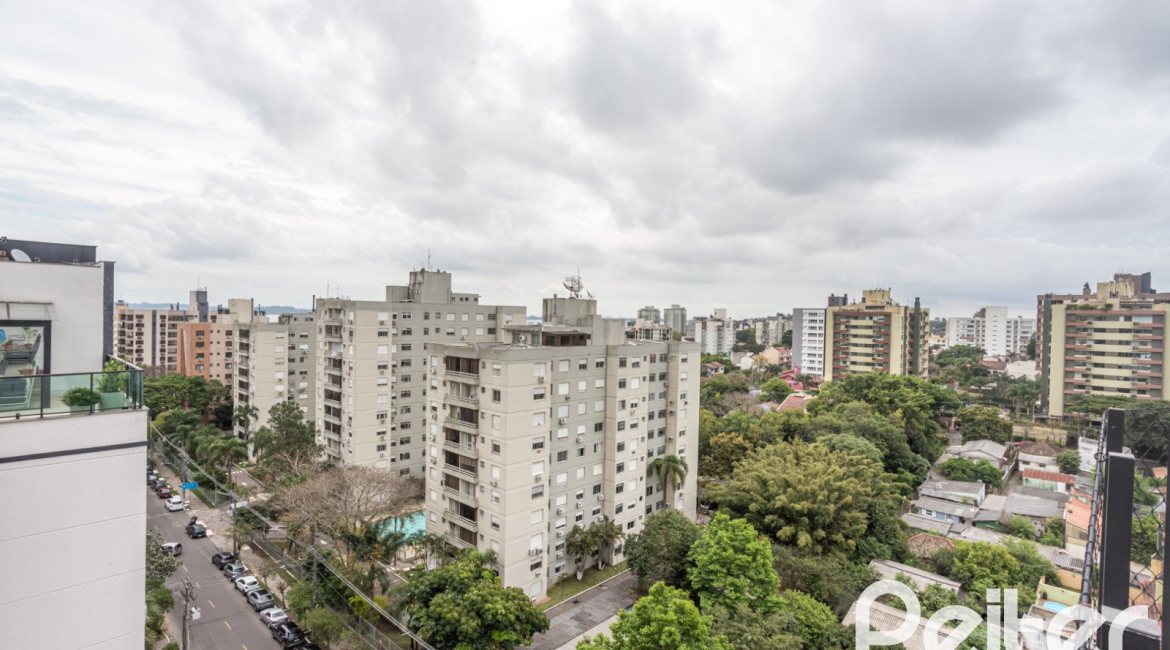 Cobertura à venda com 145m², 3 dormitórios, 1 suíte, 2 vagas, no bairro Tristeza em PORTO ALEGRE