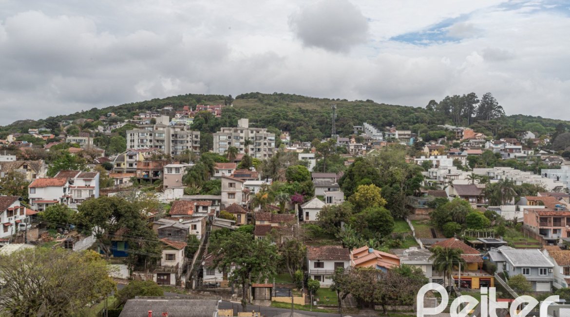 Cobertura à venda com 145m², 3 dormitórios, 1 suíte, 2 vagas, no bairro Tristeza em PORTO ALEGRE