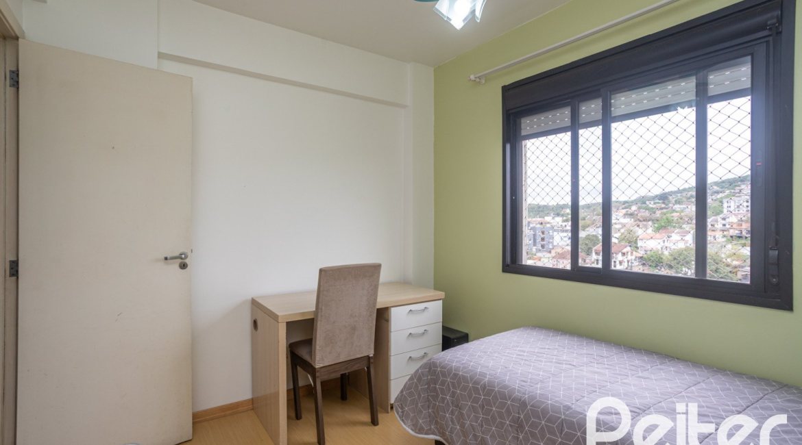 Cobertura à venda com 145m², 3 dormitórios, 1 suíte, 2 vagas, no bairro Tristeza em PORTO ALEGRE