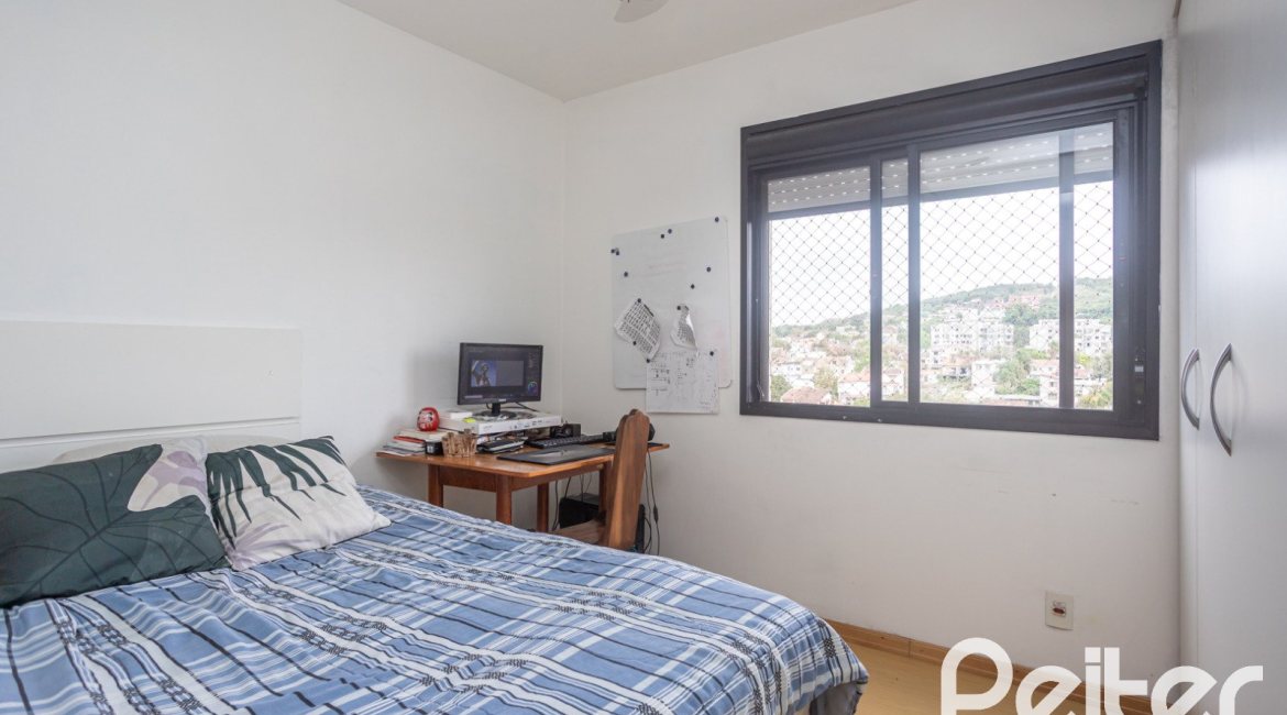 Cobertura à venda com 145m², 3 dormitórios, 1 suíte, 2 vagas, no bairro Tristeza em PORTO ALEGRE