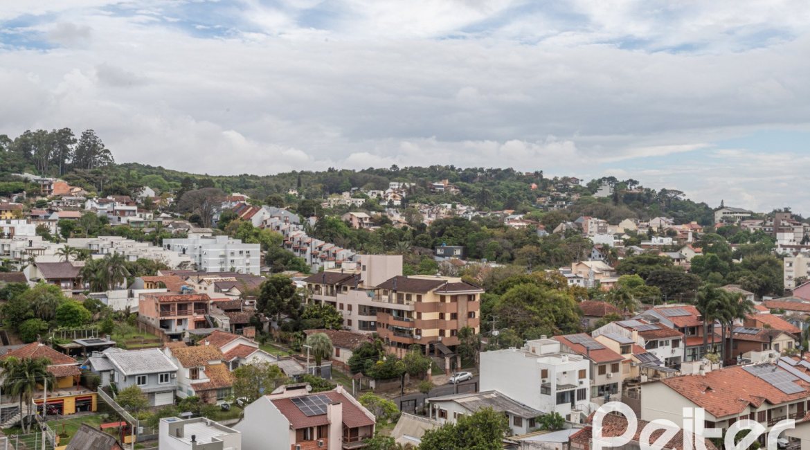 Cobertura à venda com 145m², 3 dormitórios, 1 suíte, 2 vagas, no bairro Tristeza em PORTO ALEGRE