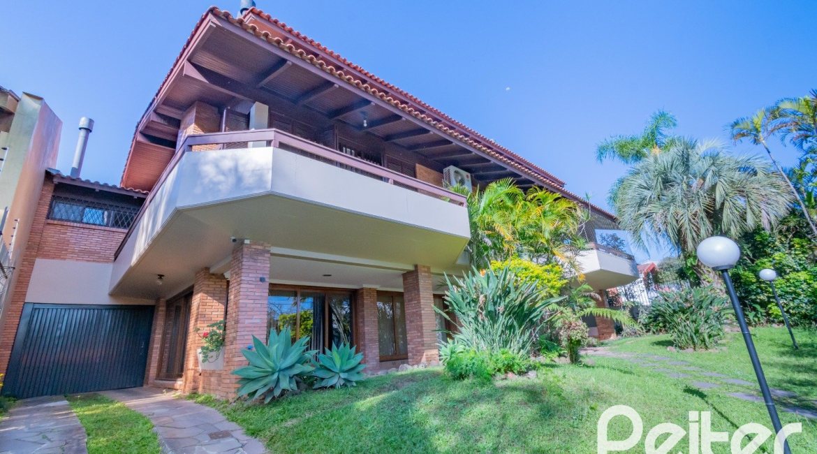 Cobertura à venda com 238m², 3 dormitórios, 1 suíte, 2 vagas, no bairro Cristal em PORTO ALEGRE