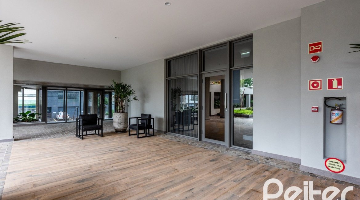 Apartamento à venda com 40m², 1 dormitório, 1 suíte, 1 vaga, no bairro Tristeza em PORTO ALEGRE