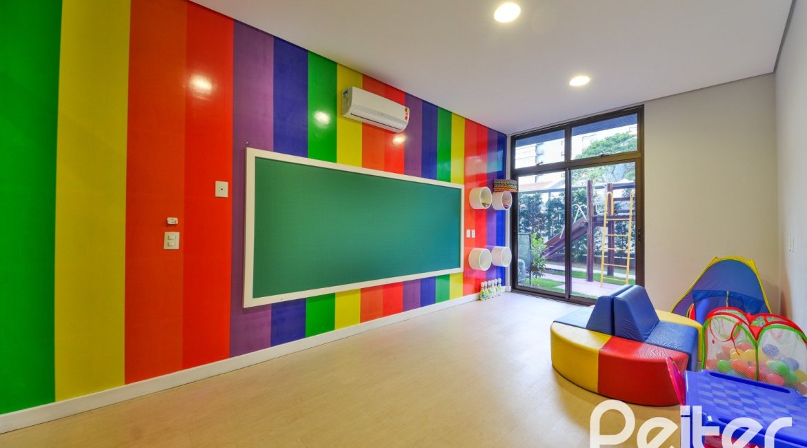 Apartamento à venda com 90m², 3 dormitórios, 1 suíte, 2 vagas, no bairro Tristeza em PORTO ALEGRE