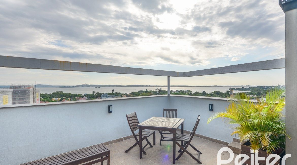 Apartamento à venda com 90m², 3 dormitórios, 1 suíte, 2 vagas, no bairro Tristeza em PORTO ALEGRE