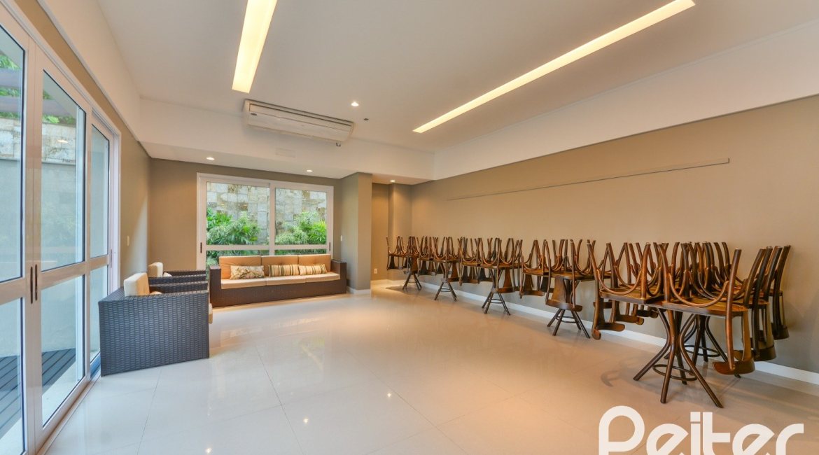 Apartamento à venda com 68m², 2 dormitórios, 1 suíte, 1 vaga, no bairro Tristeza em PORTO ALEGRE