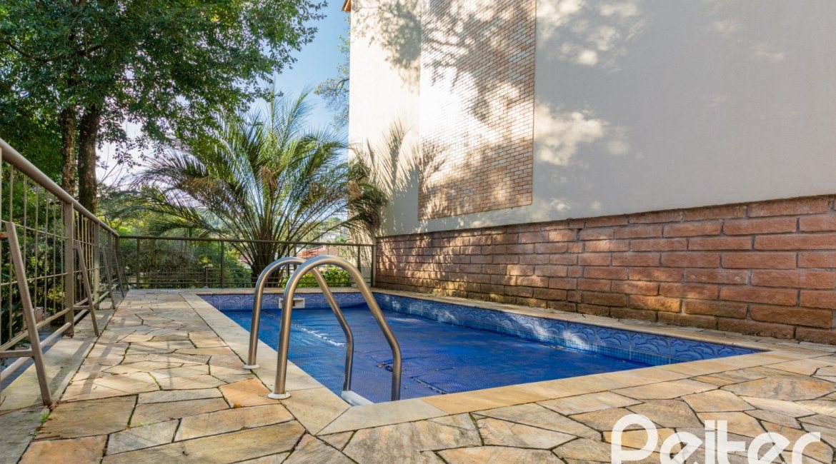 Casa em Condomínio à venda com 270m², 3 dormitórios, 1 suíte, 3 vagas, no bairro Jardim Isabel em PORTO ALEGRE