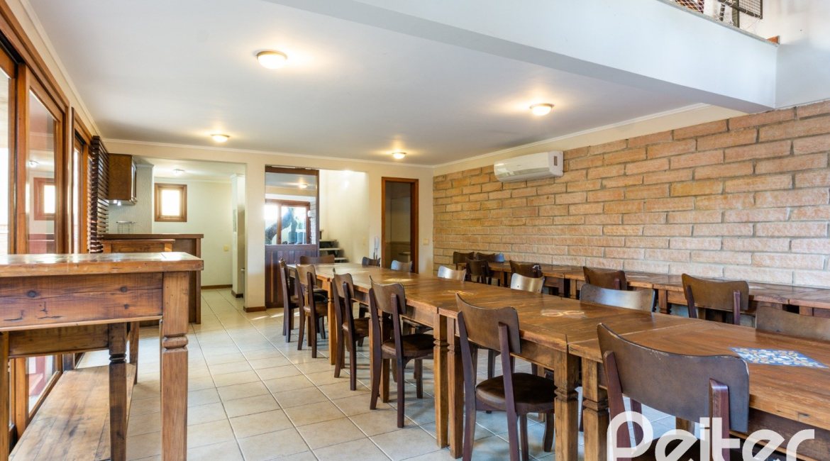 Casa em Condomínio à venda com 270m², 3 dormitórios, 1 suíte, 3 vagas, no bairro Jardim Isabel em PORTO ALEGRE