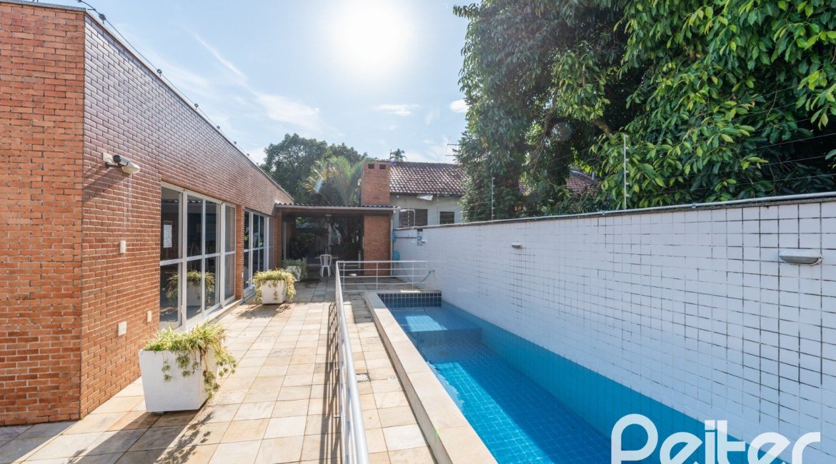 Apartamento à venda com 82m², 2 dormitórios, 1 suíte, 2 vagas, no bairro Ipanema em PORTO ALEGRE