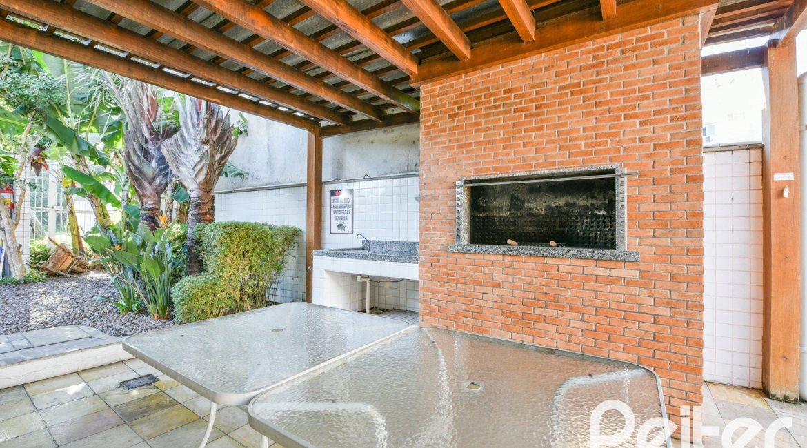 Apartamento à venda com 82m², 2 dormitórios, 1 suíte, 2 vagas, no bairro Ipanema em PORTO ALEGRE