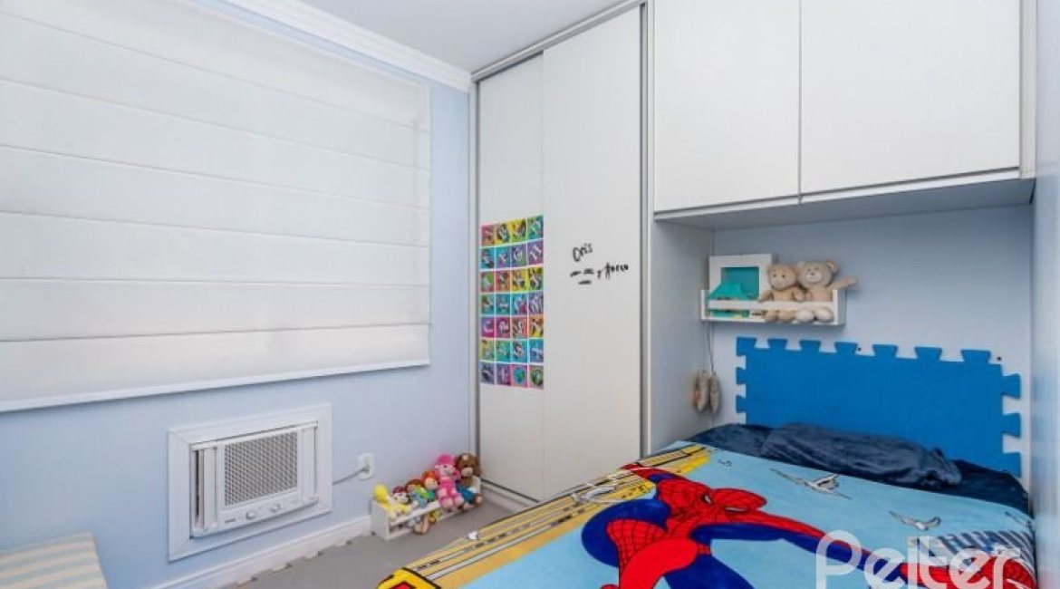 Apartamento à venda com 82m², 2 dormitórios, 1 suíte, 2 vagas, no bairro Ipanema em PORTO ALEGRE