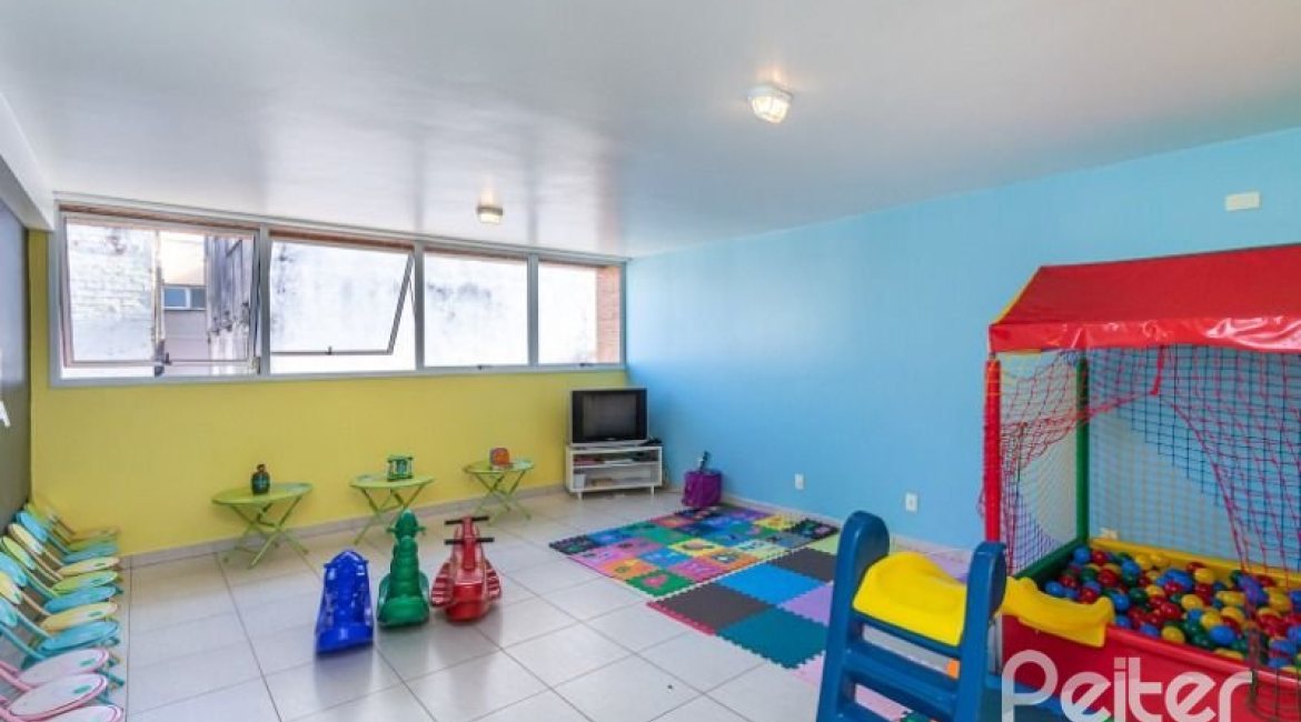 Apartamento à venda com 82m², 2 dormitórios, 1 suíte, 2 vagas, no bairro Ipanema em PORTO ALEGRE