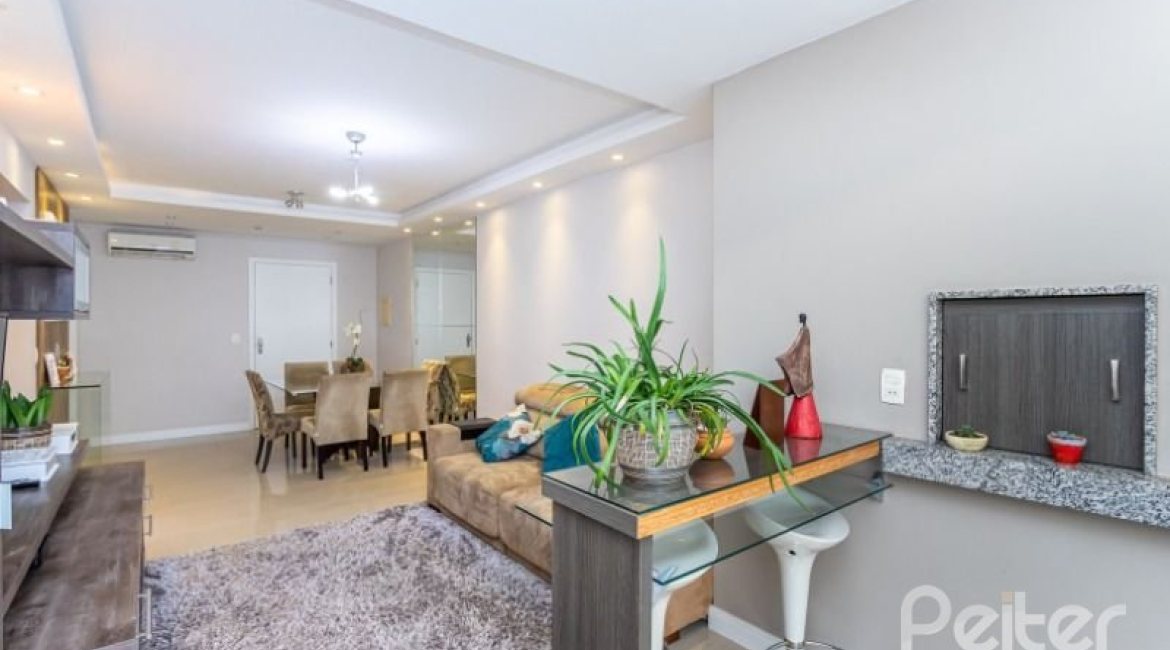 Apartamento à venda com 82m², 2 dormitórios, 1 suíte, 2 vagas, no bairro Ipanema em PORTO ALEGRE