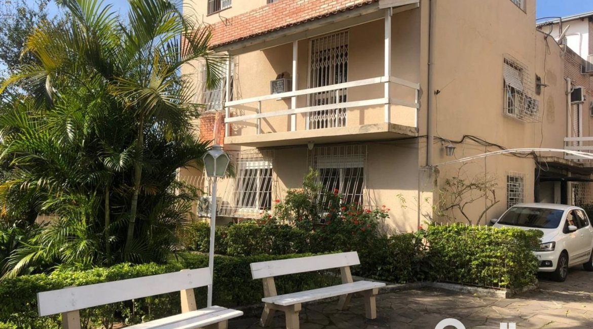 Casa em Condomínio à venda com 150m², 4 dormitórios, 1 suíte, 2 vagas, no bairro Cristal em Porto Alegre