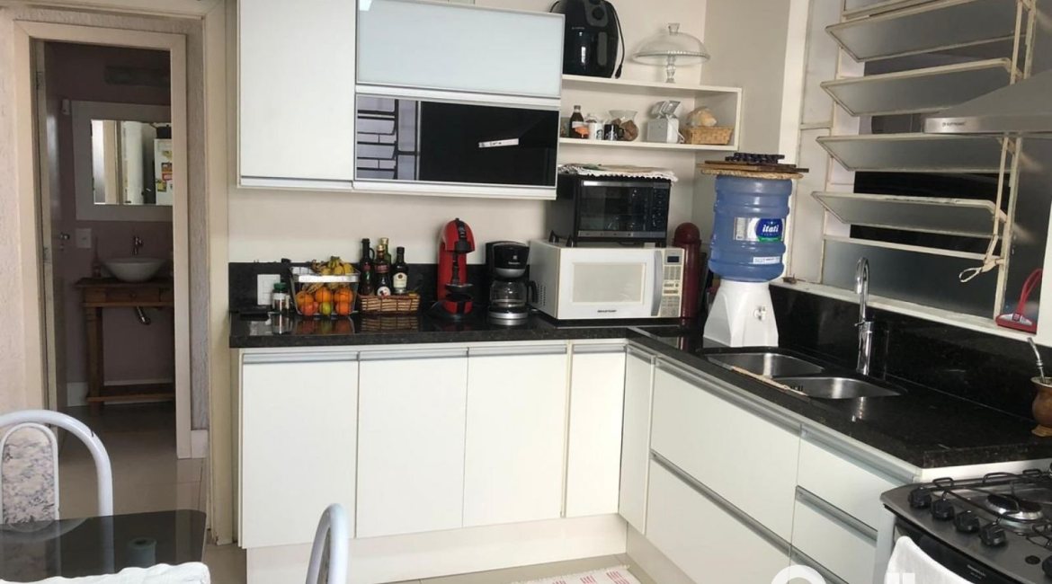 Casa em Condomínio à venda com 150m², 4 dormitórios, 1 suíte, 2 vagas, no bairro Cristal em Porto Alegre