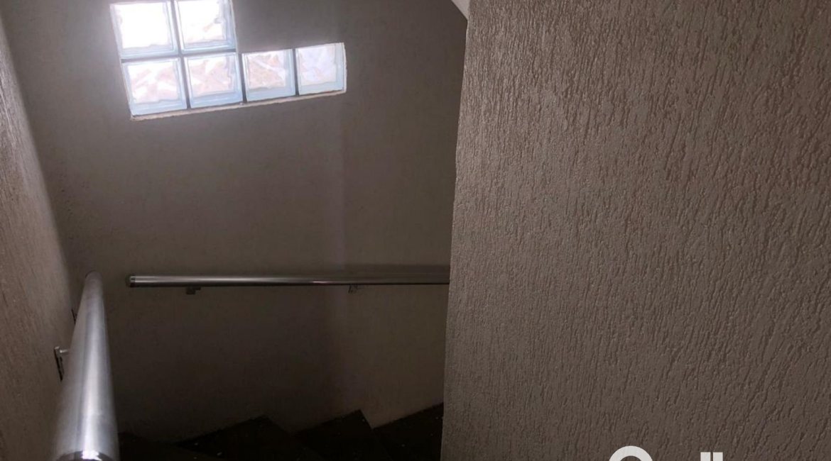 Casa em Condomínio à venda com 150m², 4 dormitórios, 1 suíte, 2 vagas, no bairro Cristal em Porto Alegre