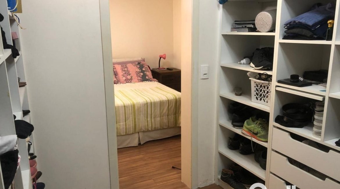 Casa em Condomínio à venda com 150m², 4 dormitórios, 1 suíte, 2 vagas, no bairro Cristal em Porto Alegre