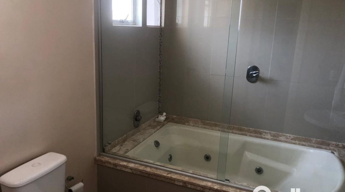 Casa em Condomínio à venda com 150m², 4 dormitórios, 1 suíte, 2 vagas, no bairro Cristal em Porto Alegre