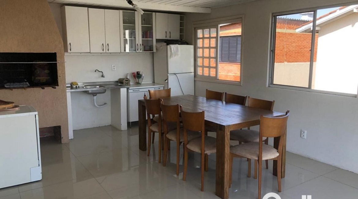 Casa em Condomínio à venda com 150m², 4 dormitórios, 1 suíte, 2 vagas, no bairro Cristal em Porto Alegre